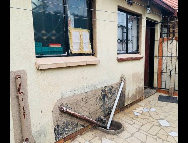 2 BEDROOM FREESTANDING FOR SALE IN TSAKANE EXT 11